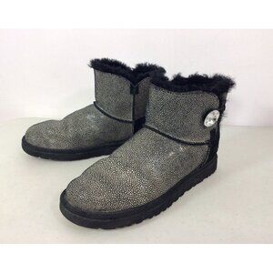 UGG Australia Classic Short Boots Womens 9